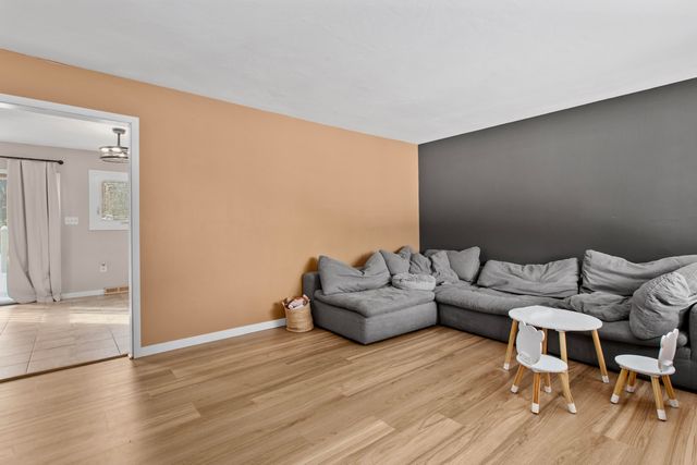 984 N 200 W, Valparaiso, IN 46385