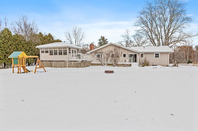 984 N 200 W, Valparaiso, IN 46385