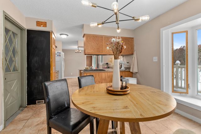 984 N 200 W, Valparaiso, IN 46385