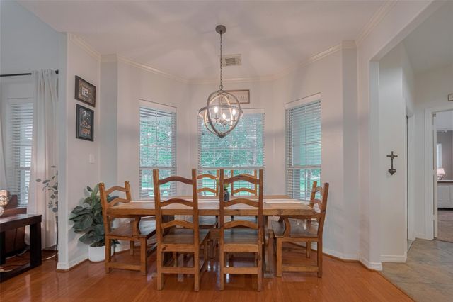 9072 Grand Lake Estates Drive, Montgomery, TX 77316