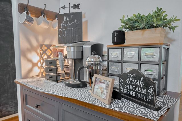 9072 Grand Lake Estates Drive, Montgomery, TX 77316