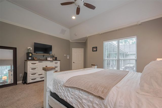 9072 Grand Lake Estates Drive, Montgomery, TX 77316