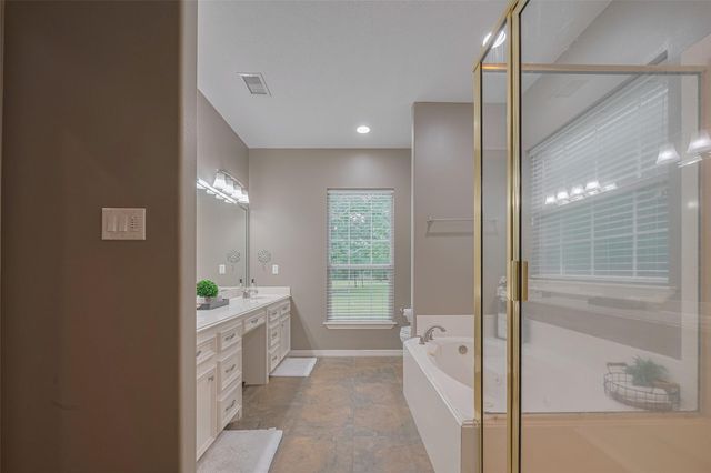 9072 Grand Lake Estates Drive, Montgomery, TX 77316