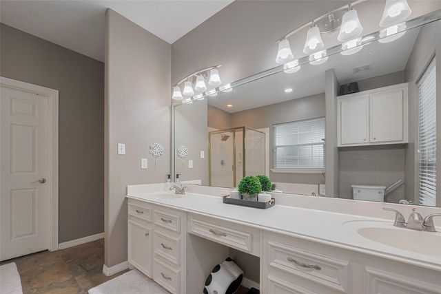 9072 Grand Lake Estates Drive, Montgomery, TX 77316