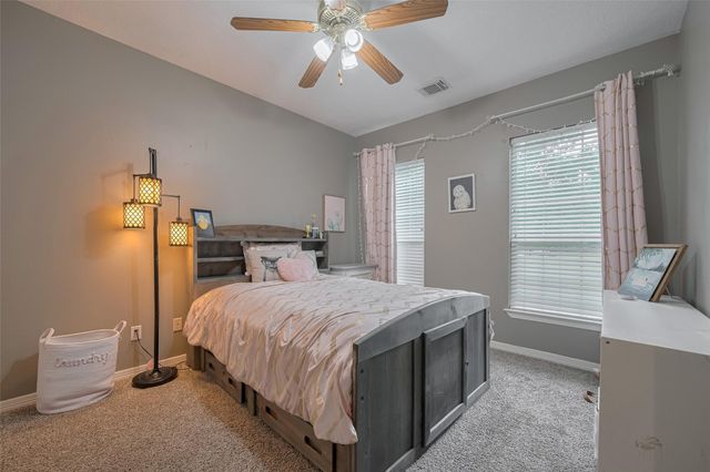 9072 Grand Lake Estates Drive, Montgomery, TX 77316