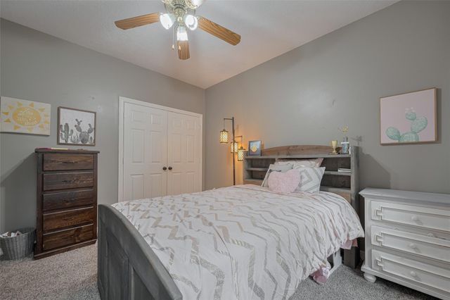 9072 Grand Lake Estates Drive, Montgomery, TX 77316