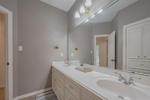 9072 Grand Lake Estates Drive, Montgomery, TX 77316