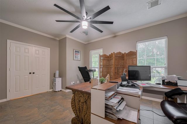 9072 Grand Lake Estates Drive, Montgomery, TX 77316