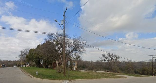 2800 NW 31st Street, Fort Worth, TX 76106
