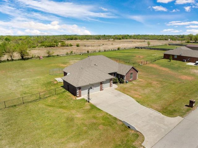 2004 County Road 1198, Tuttle, OK 73089