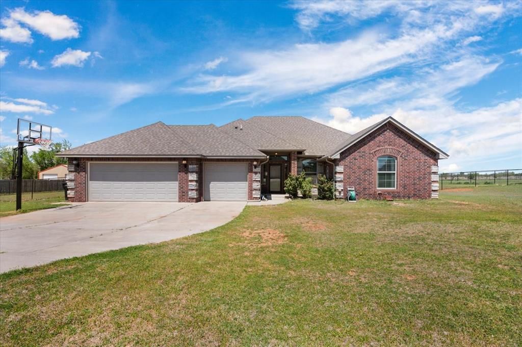 2004 County Road 1198, Tuttle, OK 73089