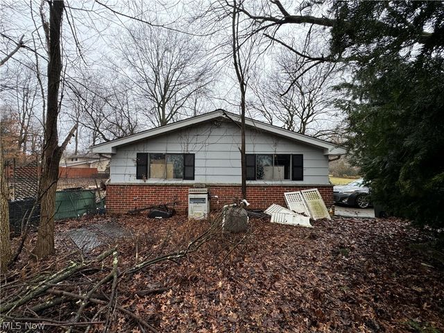 8257 Cricket Lane, Northfield, OH 44067