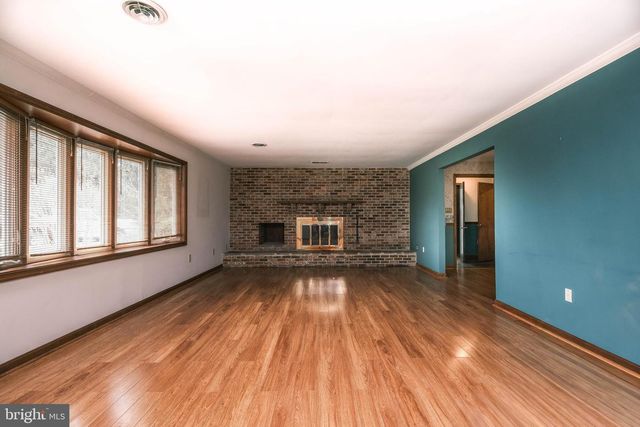 225 BOWLING GREEN RD, Front Royal, VA 22630
