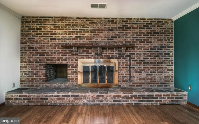 225 BOWLING GREEN RD, Front Royal, VA 22630
