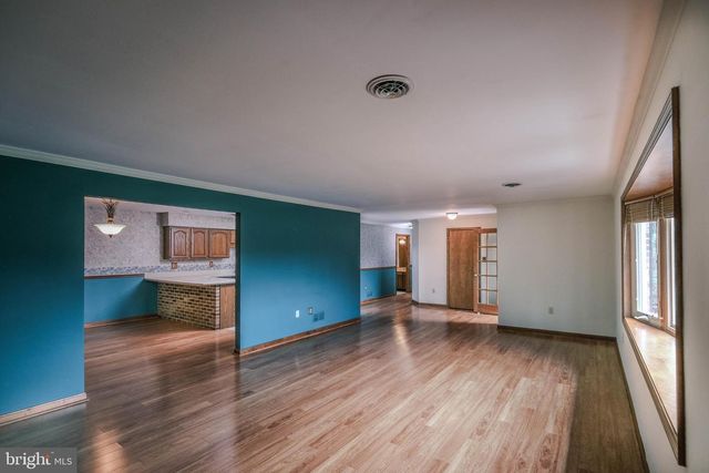 225 BOWLING GREEN RD, Front Royal, VA 22630