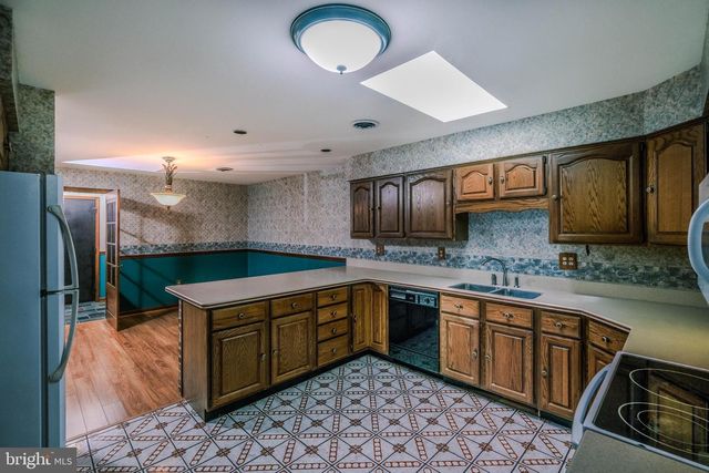 225 BOWLING GREEN RD, Front Royal, VA 22630