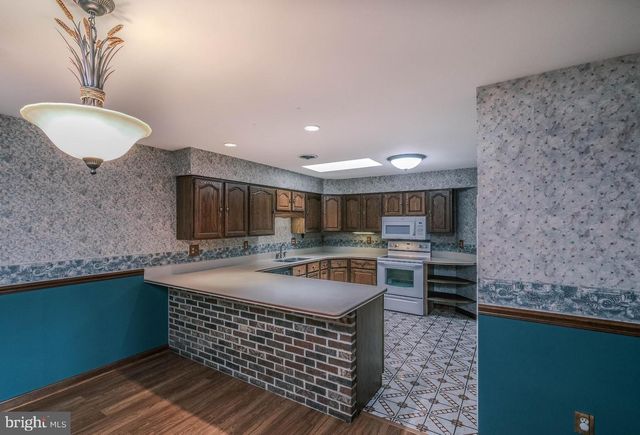 225 BOWLING GREEN RD, Front Royal, VA 22630