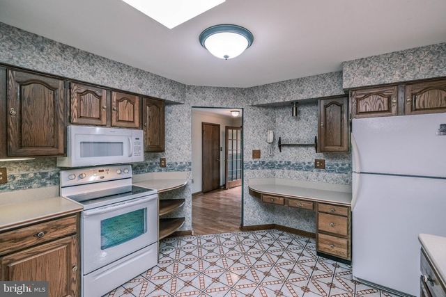 225 BOWLING GREEN RD, Front Royal, VA 22630