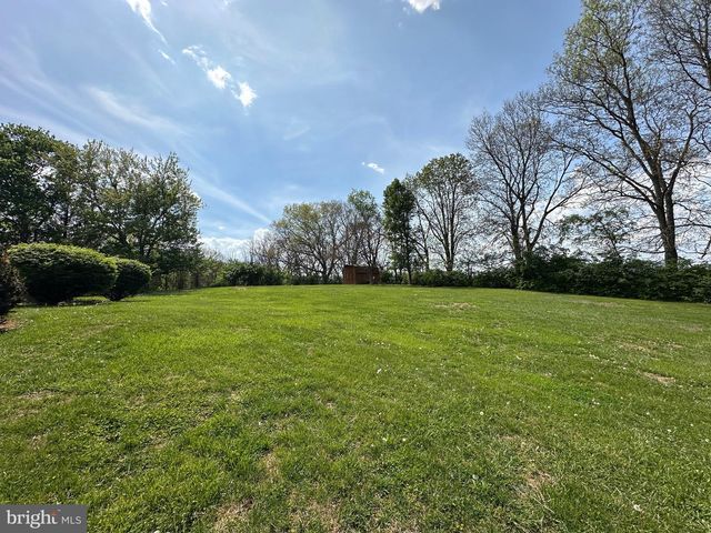 225 BOWLING GREEN RD, Front Royal, VA 22630