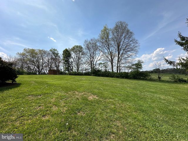 225 BOWLING GREEN RD, Front Royal, VA 22630