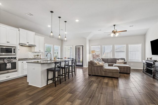 1002 Grevillea Circle, Richmond, TX 77406