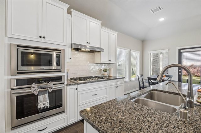 1002 Grevillea Circle, Richmond, TX 77406