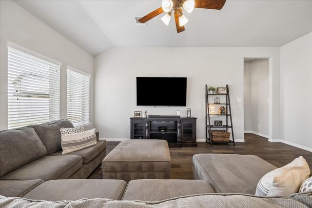 1002 Grevillea Circle, Richmond, TX 77406