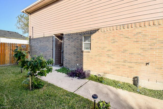 4622 Saba Road, Houston, TX 77045