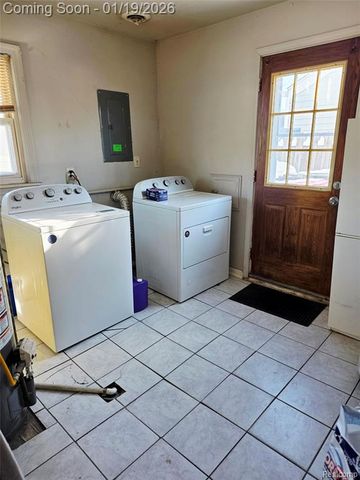 26220 Grandmont Street, Roseville, MI 48066