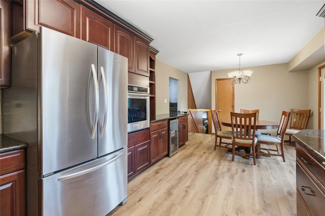 4100 73rd Street, Urbandale, IA 50322