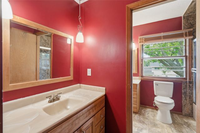 4100 73rd Street, Urbandale, IA 50322