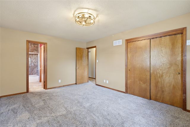 4100 73rd Street, Urbandale, IA 50322