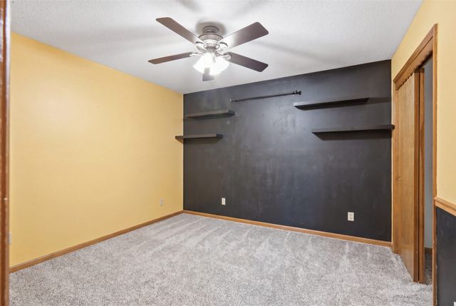 4100 73rd Street, Urbandale, IA 50322