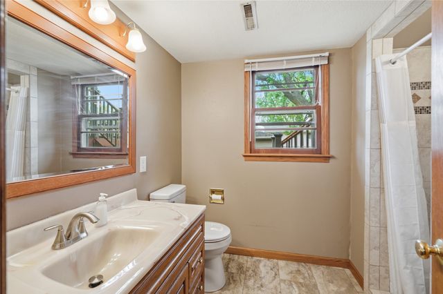 4100 73rd Street, Urbandale, IA 50322