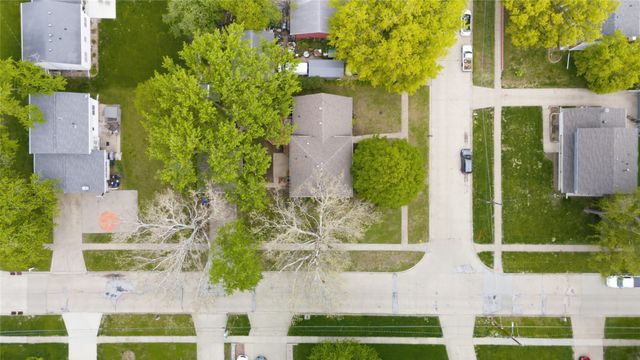 4100 73rd Street, Urbandale, IA 50322