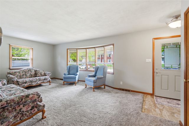 4100 73rd Street, Urbandale, IA 50322