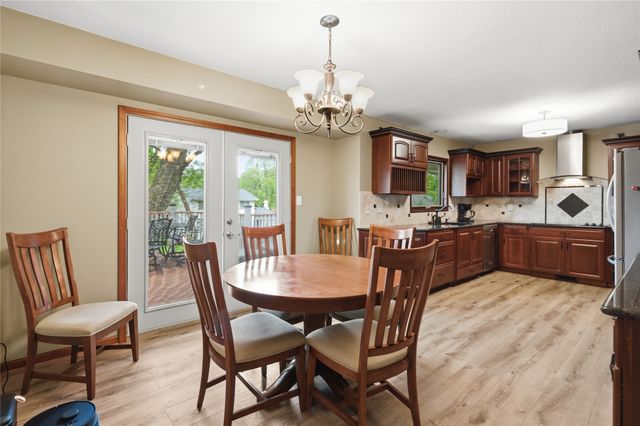 4100 73rd Street, Urbandale, IA 50322