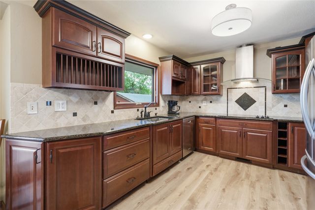4100 73rd Street, Urbandale, IA 50322