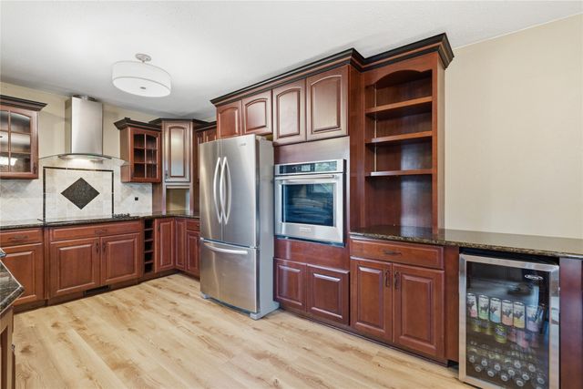4100 73rd Street, Urbandale, IA 50322
