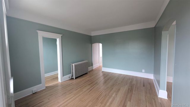 632 Middle Neck Road 2nd Floor, Great Neck, NY 11023