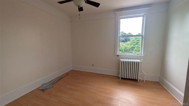 632 Middle Neck Road 2nd Floor, Great Neck, NY 11023
