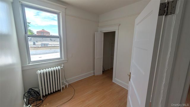 632 Middle Neck Road 2nd Floor, Great Neck, NY 11023