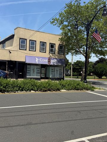 632 Middle Neck Road 2nd Floor, Great Neck, NY 11023