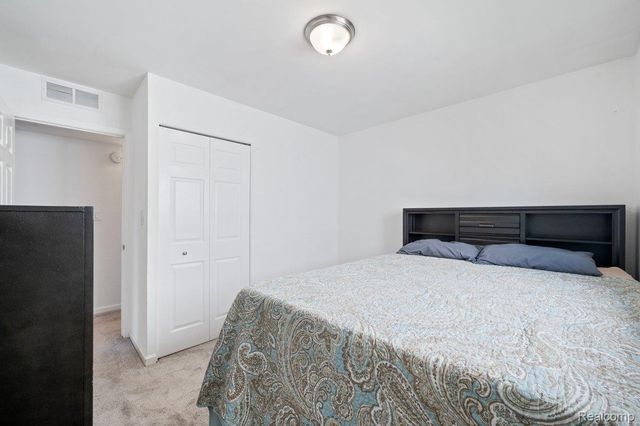 7256 Deering Street, Westland, MI 48185