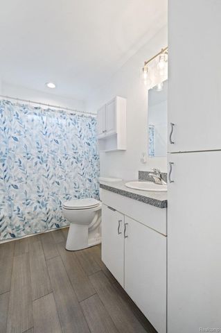 7256 Deering Street, Westland, MI 48185