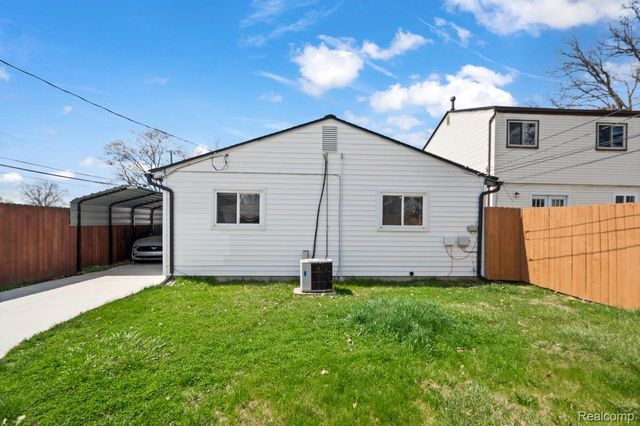 7256 Deering Street, Westland, MI 48185