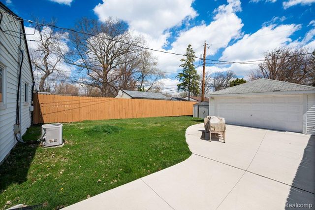 7256 Deering Street, Westland, MI 48185