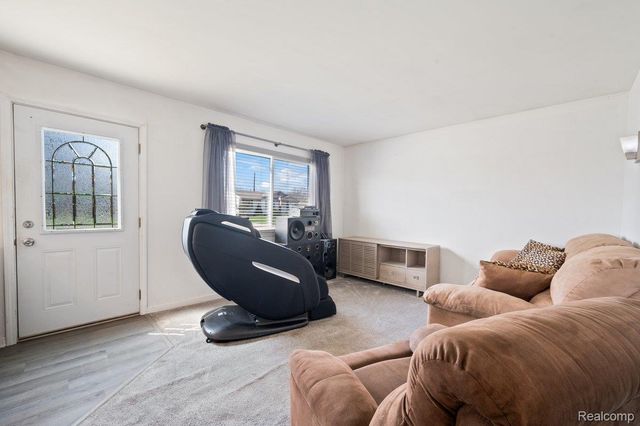 7256 Deering Street, Westland, MI 48185