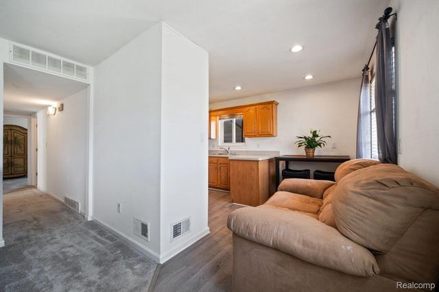 7256 Deering Street, Westland, MI 48185