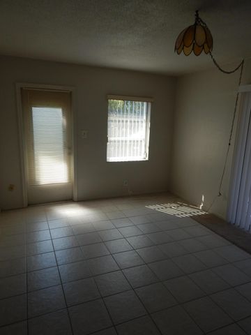 6805 NW 77th Street, Tamarac, FL 33321